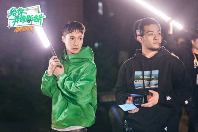 美女脱一光二净18以上的