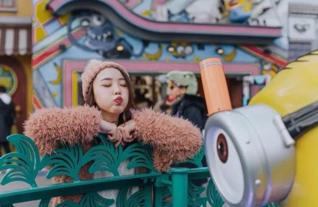 胡桃黄漫 “哔哩哔哩漫画”)相比