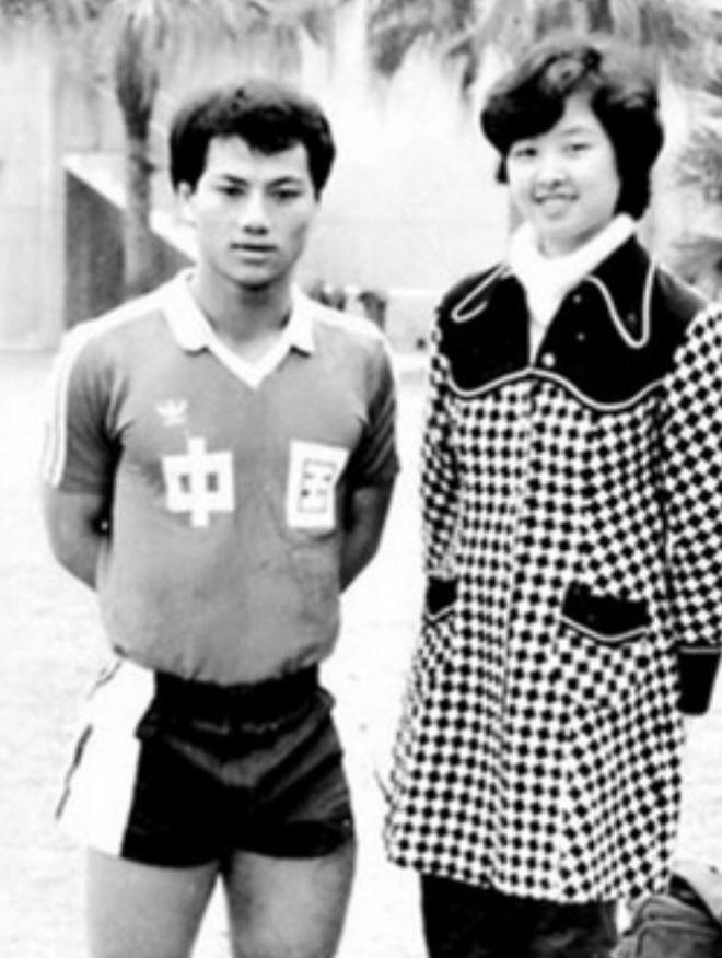 精品老牛一卡2卡3卡4卡新版 确保没有污渍或刮痕