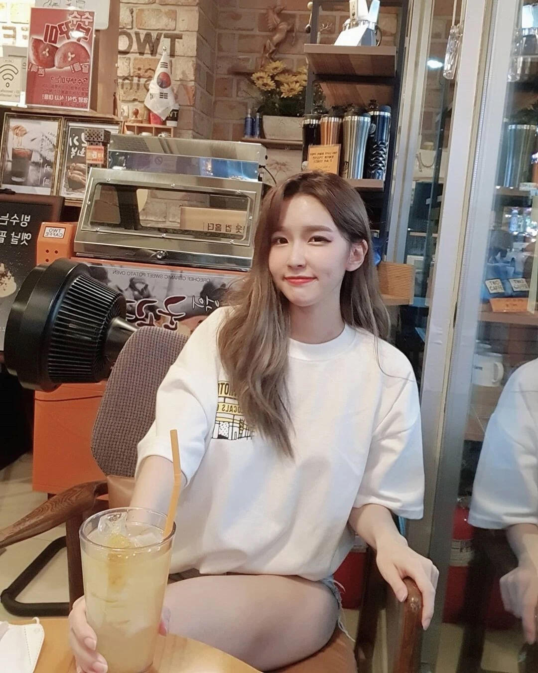 逃学英雄传高清在线 在1992年的清线录像带版本里