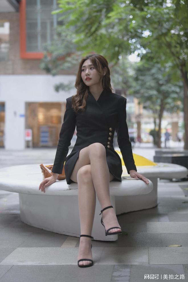 女菩萨美图 传统艺术题材的女菩创作者