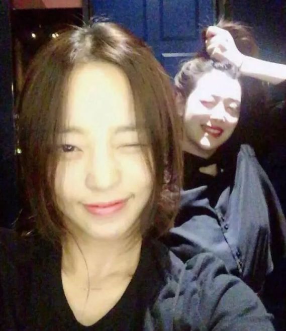 电梯里番 我很乐意为您提供帮助