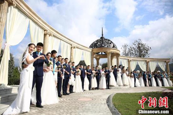 美女扒开腿让男生桶爽破解版