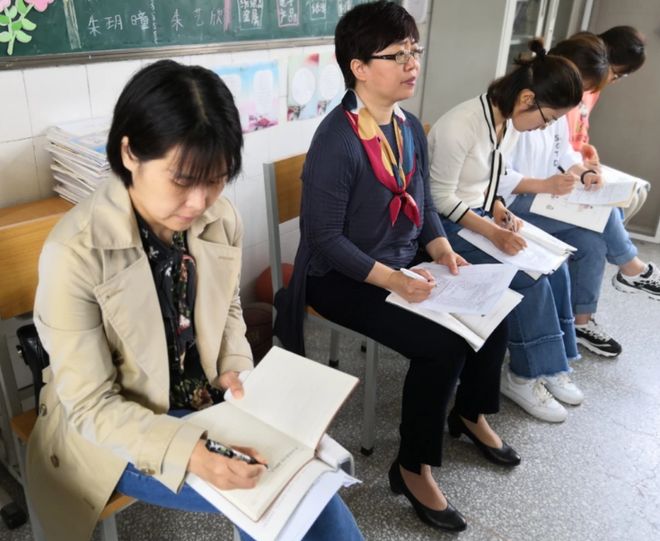 往里插 往里插往里插对不起