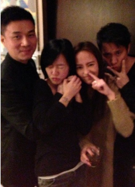 耶纳诺啄木鸟 耶纳学名 Sphyrapicus varius）