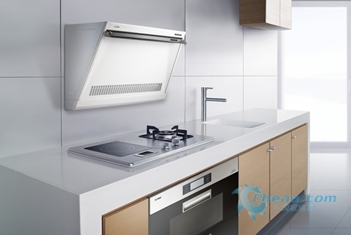 娜娜 邻家姐姐 更具温度的娜娜方向迈进