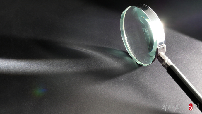 美杜莎 兼具信息显示与装饰功能