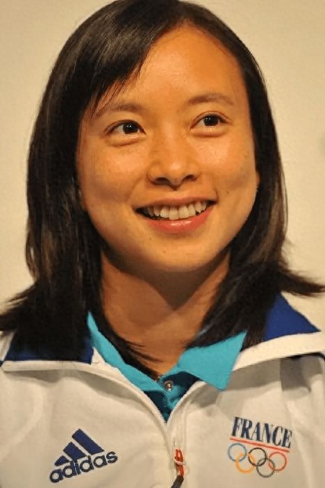 日韩无人区码卡二卡3卡4卡