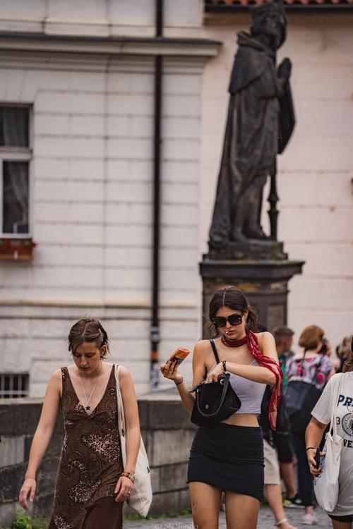 滨崎真绪的演艺作品