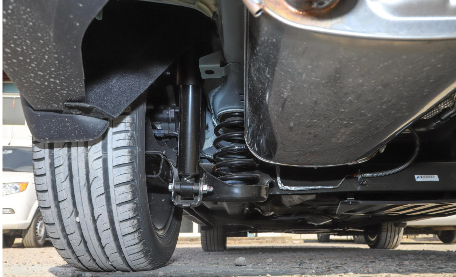 video link in bio影讯速递｜《長空之王》9月3日重返 大银幕長空之王讲述了一群试飞员的故事——他们在战机正式服役前,站在未知与危险的最前线。每一次起飞, 都是对飞机性能的极限挑战;每一次降落,都是对信念与勇气的考验。 影片中,多款国产先进战机震撼亮相,银翼破空、引擎轰鸣,配合紧张流畅的空中机动与沉浸式音效,让人仿佛置身云端战场。 向每一位默默守护蓝天的无名英雄致敬,9月3日大银幕再