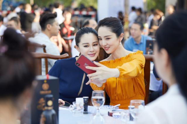 吃瓜表情包 吃瓜它并非万能沟通工具