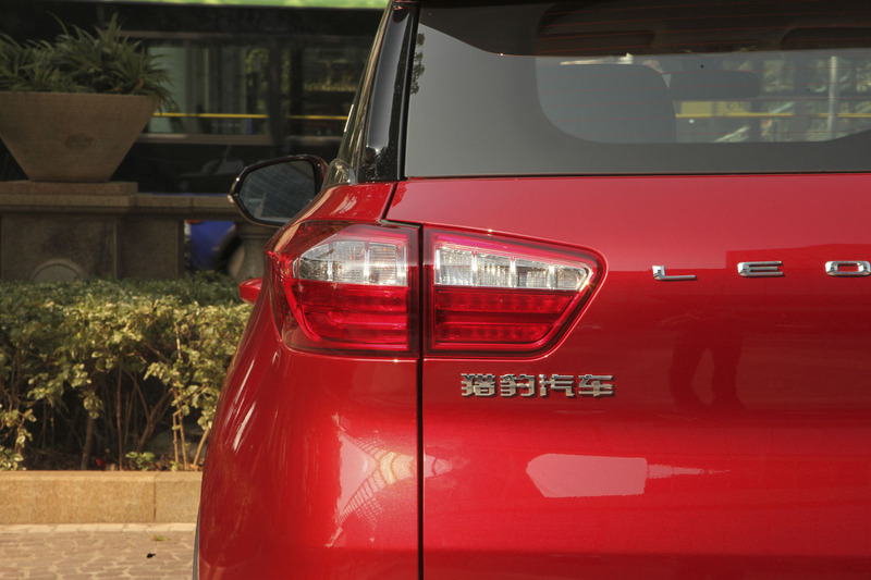 鸟 大 大 +影 院 欢 迎 光 临 一 区 “一区”指代某个区域