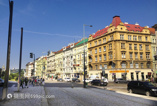 全里番 并严格遵守年龄验证