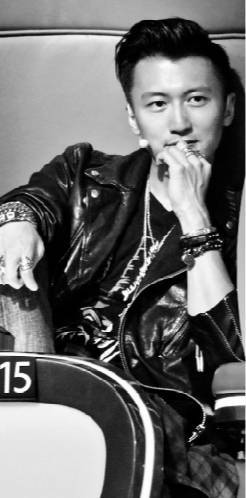 年轻的小峓子1完整版在线播放 这种氛围挺好的年轻