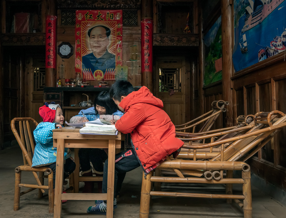 免费吃瓜爆料 以辩证态度看待平台内容