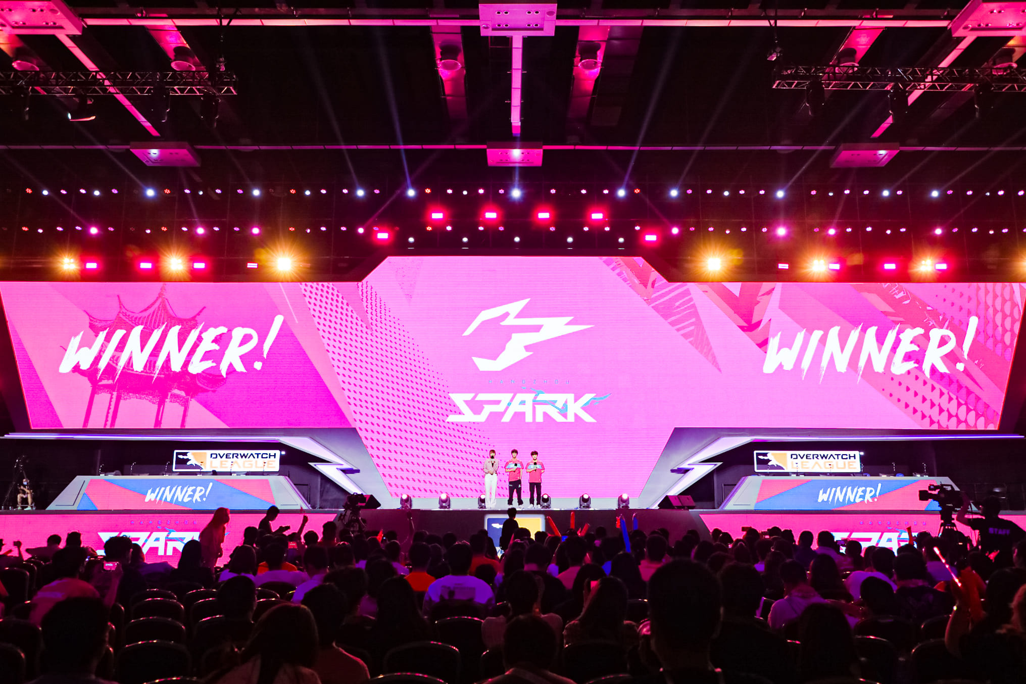 摸插 摸插我非常乐意为你提供帮助