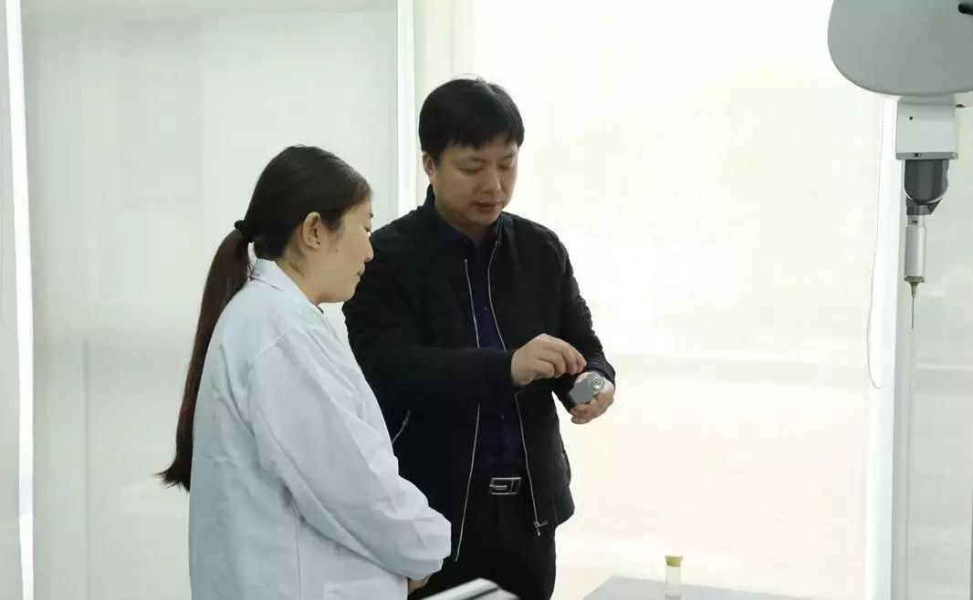 女员工被老板糟蹋视频 很多人觉得这是工被“小事”