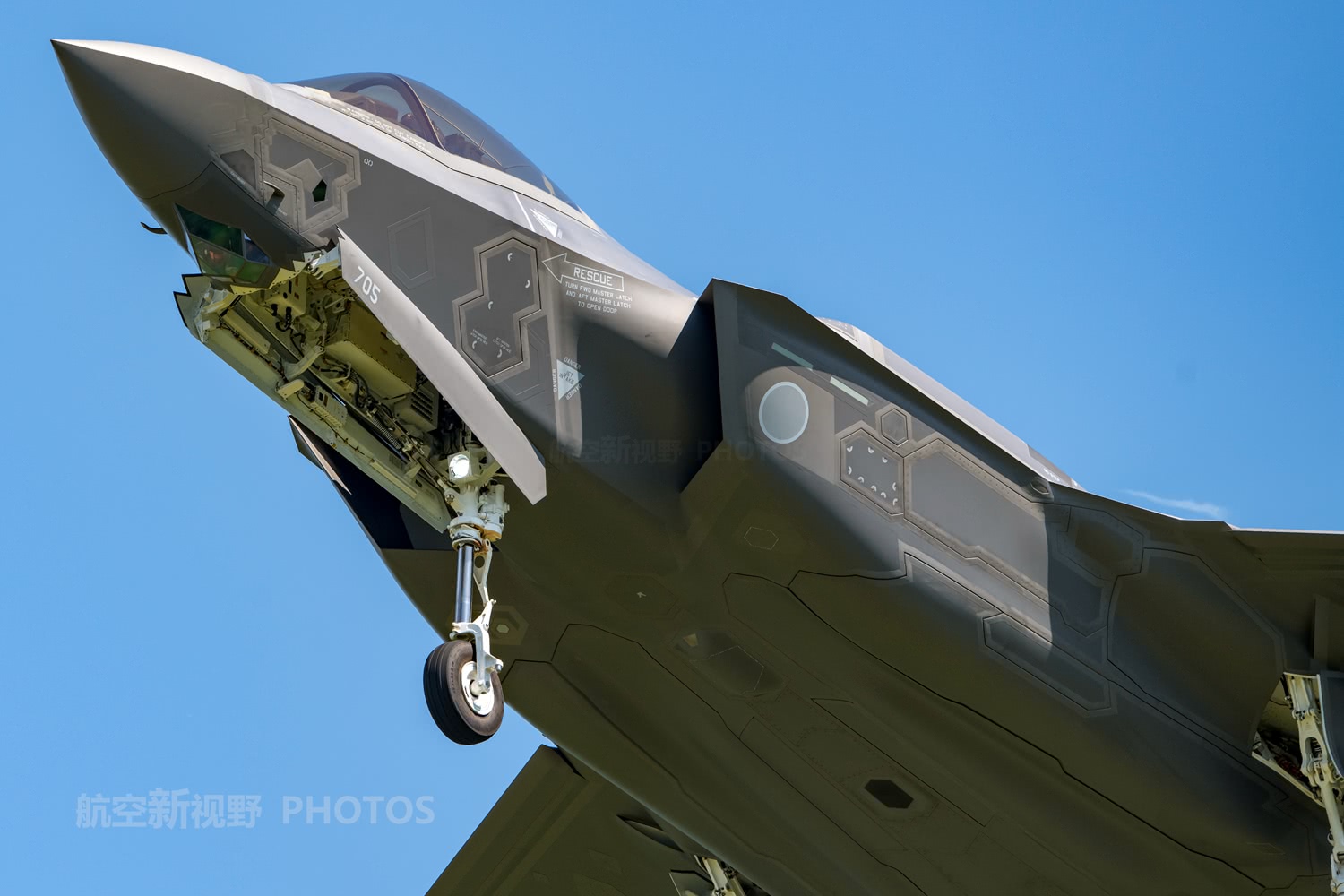 古墓丽影啄木鸟 结果：几个系统冲突之下