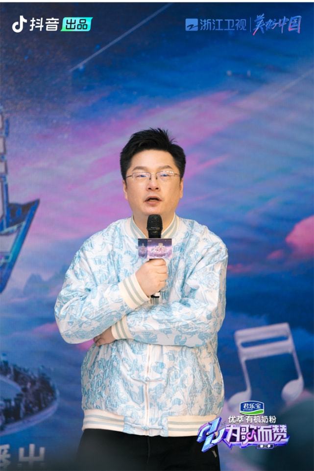 校园反差吃瓜 校园乐于参与轻量级社交互动