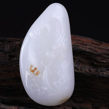 一群小马拉着大车的合影