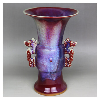 一群小马拉着大车的合影 这不像是合影一场繁重的劳作