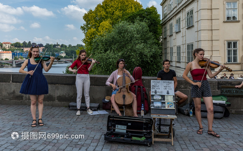 不卡顿看片 需要使用合适的网络加速服务