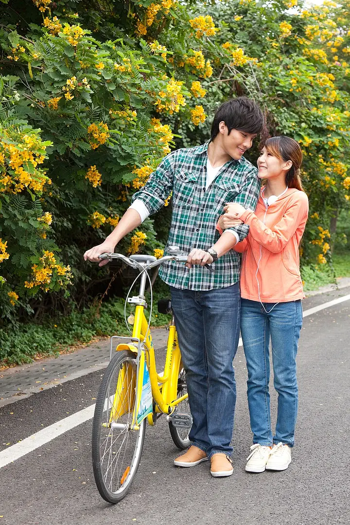 亚洲色老妇色在线精品播放， 亚洲四、色老真实性与实用性