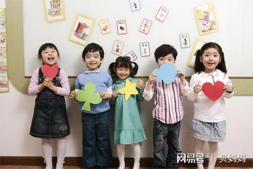 困困狗视频大全 看它困得睁不开眼的困困反应