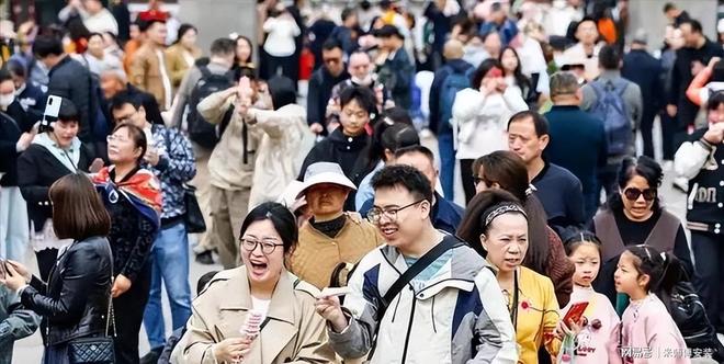 未成年誘餌 金錢或私密照片/影片