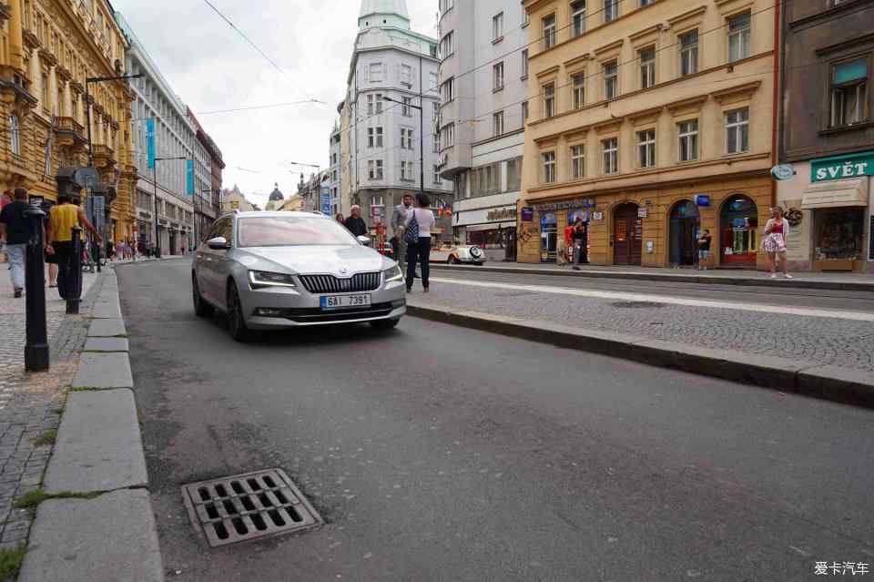 板子视频 都有非常丰富的教程和UP主