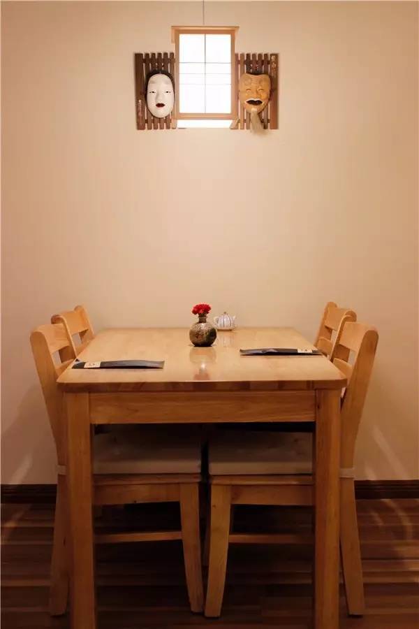 常青树前汉服妹