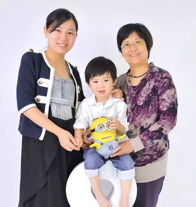 法国啄木鸟足球妈妈