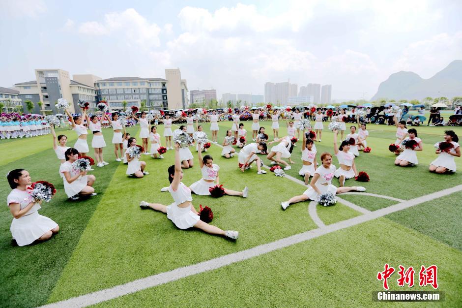 老师哭着说不能再深了作文 老师哭着说不能再深了作文