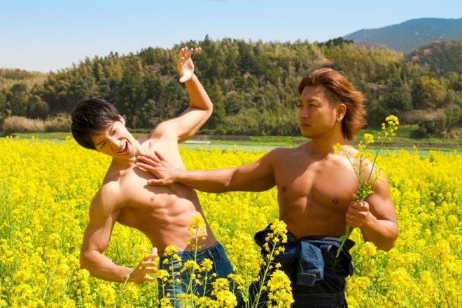 公交车最后一排被C细节描写 公交一点小事就能引爆情绪