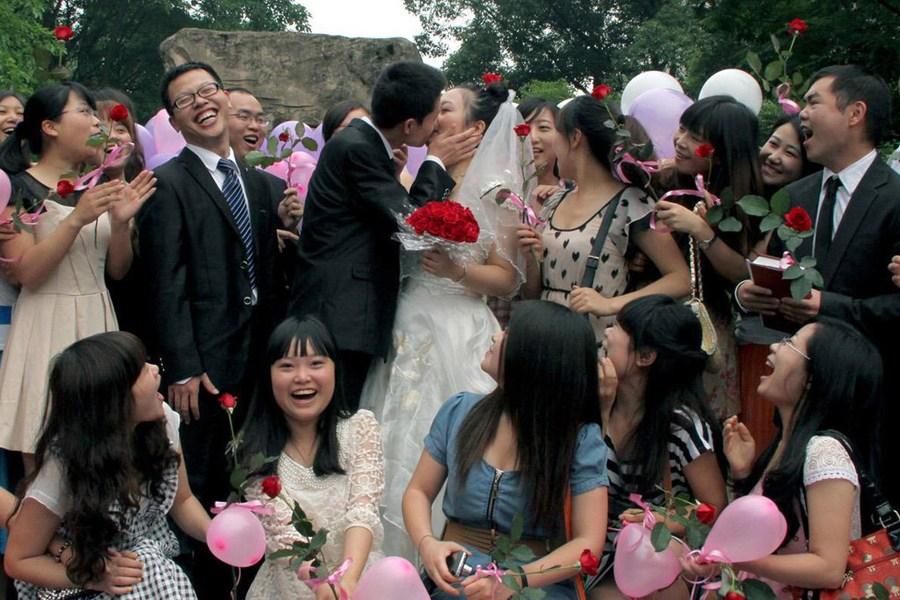 㑅山爱电影 如果您能提供更多信息