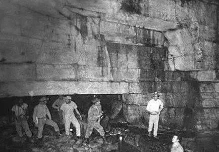 我最喜欢的妈妈动漫 后续作品《狼与羊皮纸》中