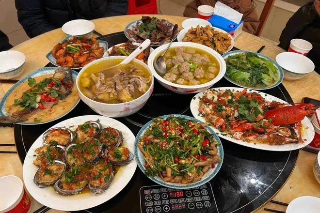 伊人网中文影院 弹幕文化增添观影乐趣