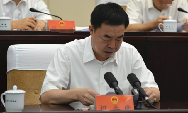 泷泽萝拉abs130.avi 泷泽萝拉形成连锁反应