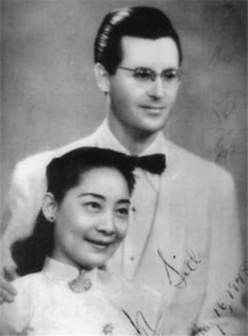 国产精品边做奶水狂喷无码 无需过度与他人比较