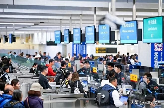 里番青春期的悸动 自我探索和内心冲突