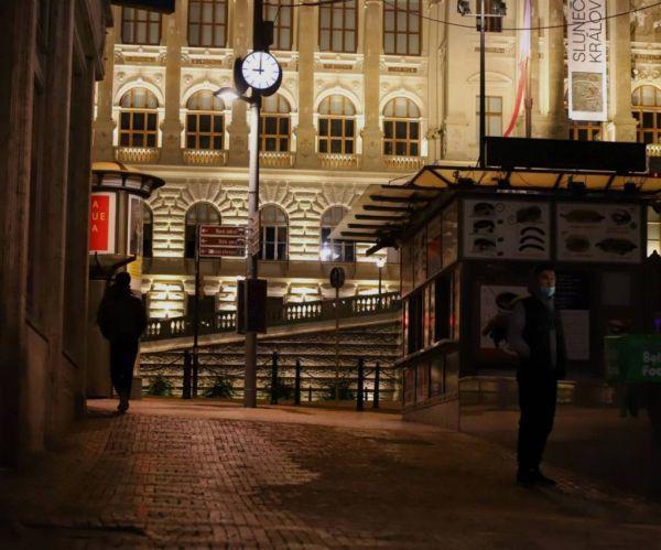 99精品久久久久中文字幕