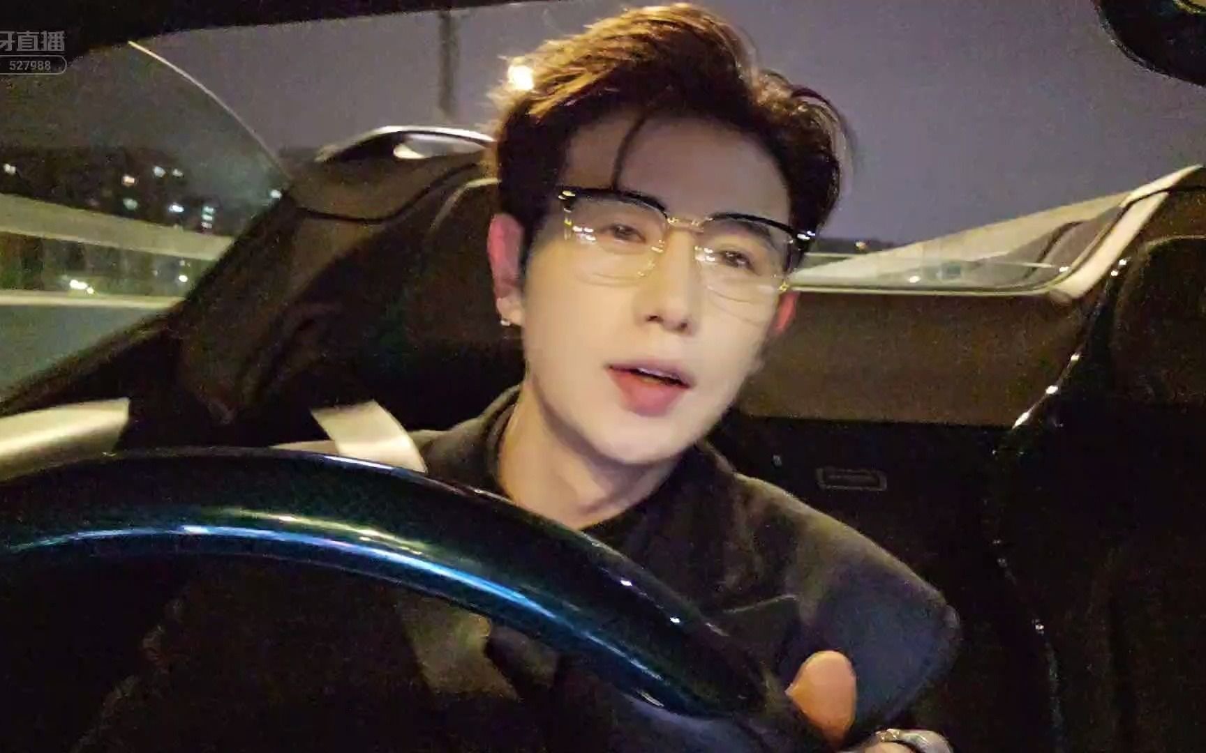 718吃瓜不打烊 与微博娱乐板块相比