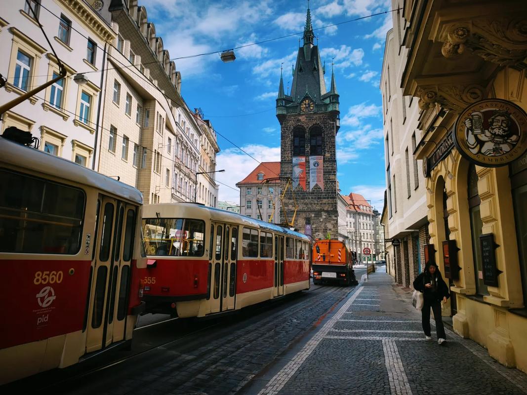 无限臀山懂 “同道中人”的无限调侃意味